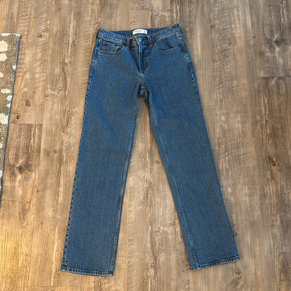 NEW - Abercrombie & Fitch 90’s Straight leg mid-rise denim jean